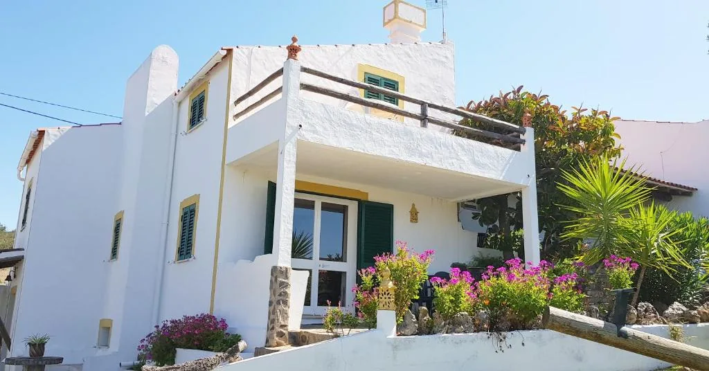 Exterior of Casa da Mae in Salir